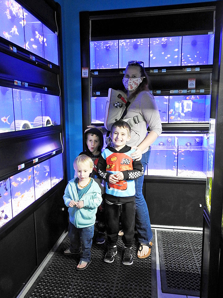 Elijah, Kacey, Jamie, Kaitlyn and baby Nate were very excited to see the colourful range and varieties of fish in the fish room