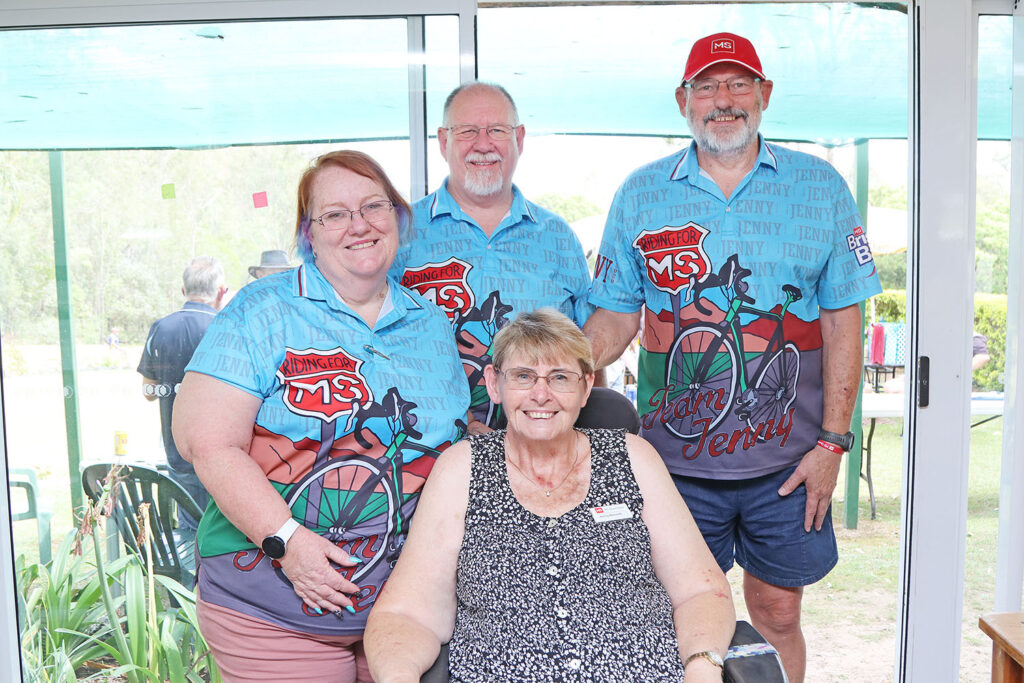 MS QLD ‘Jenny Team’ - Jenny (front) with Charlie (Jenny’s husband
and wizard raffle ticket seller), and MS QLD team members